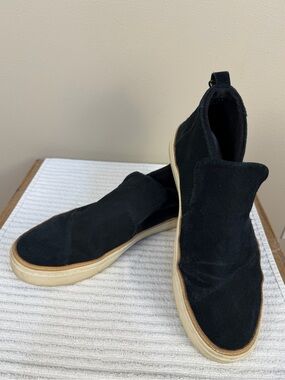 TOMS Paxton Black Suede Slip On Ankle Booties Sneaker Boots Womens W11